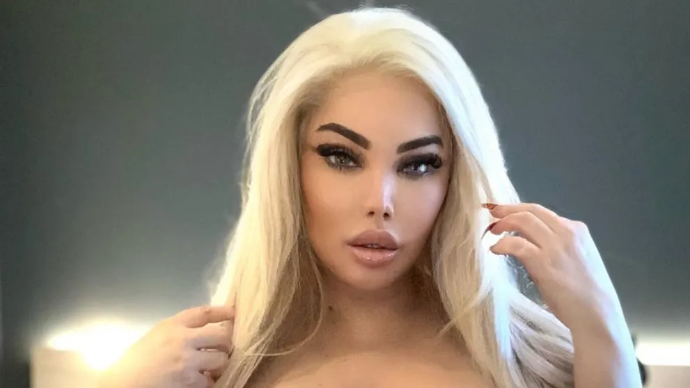 Preoperovaný Ken na Barbie v bielizni: Čo to ťavie kopýtko?